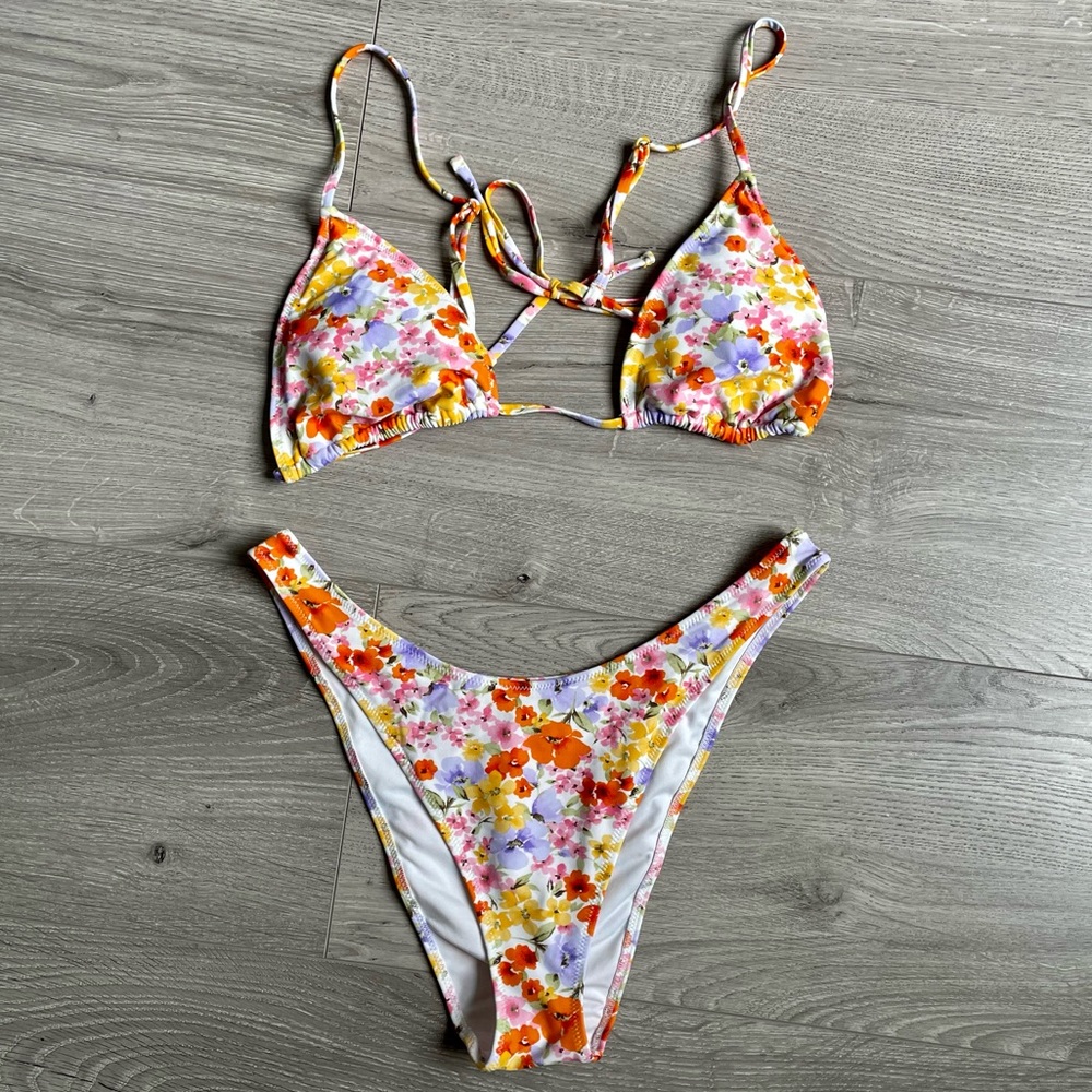 NWOT F21 Floral Bikini